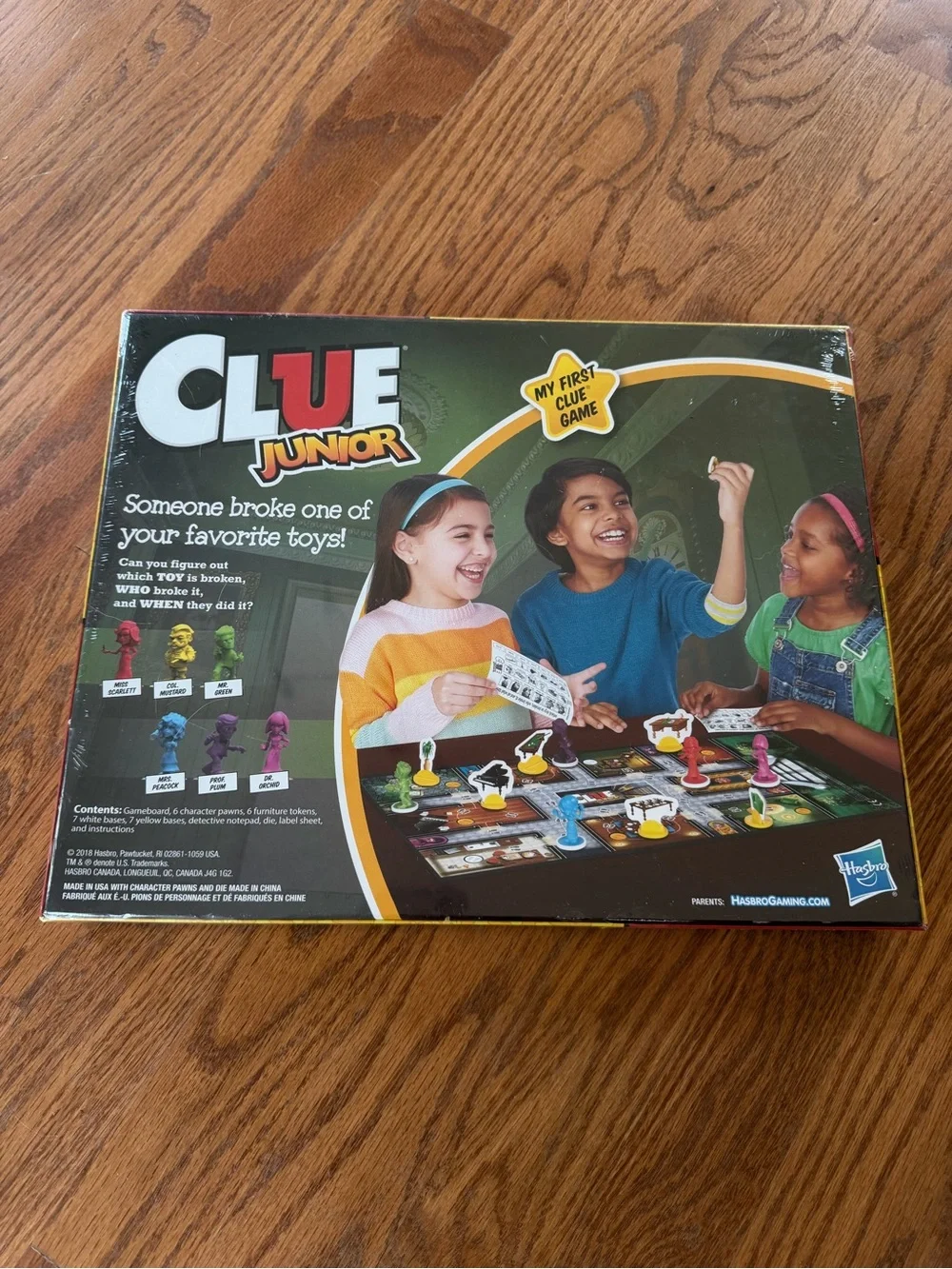 NEW Hasbro CLUE Junior Board Game - The Case of the Broken Toy